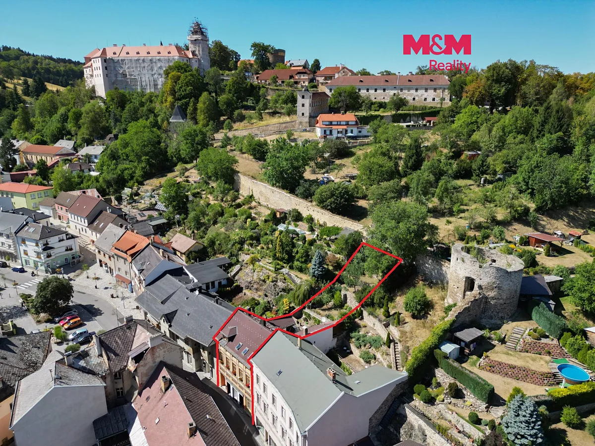 Prodej rodinného domu 277 m², pozemek 453 m²